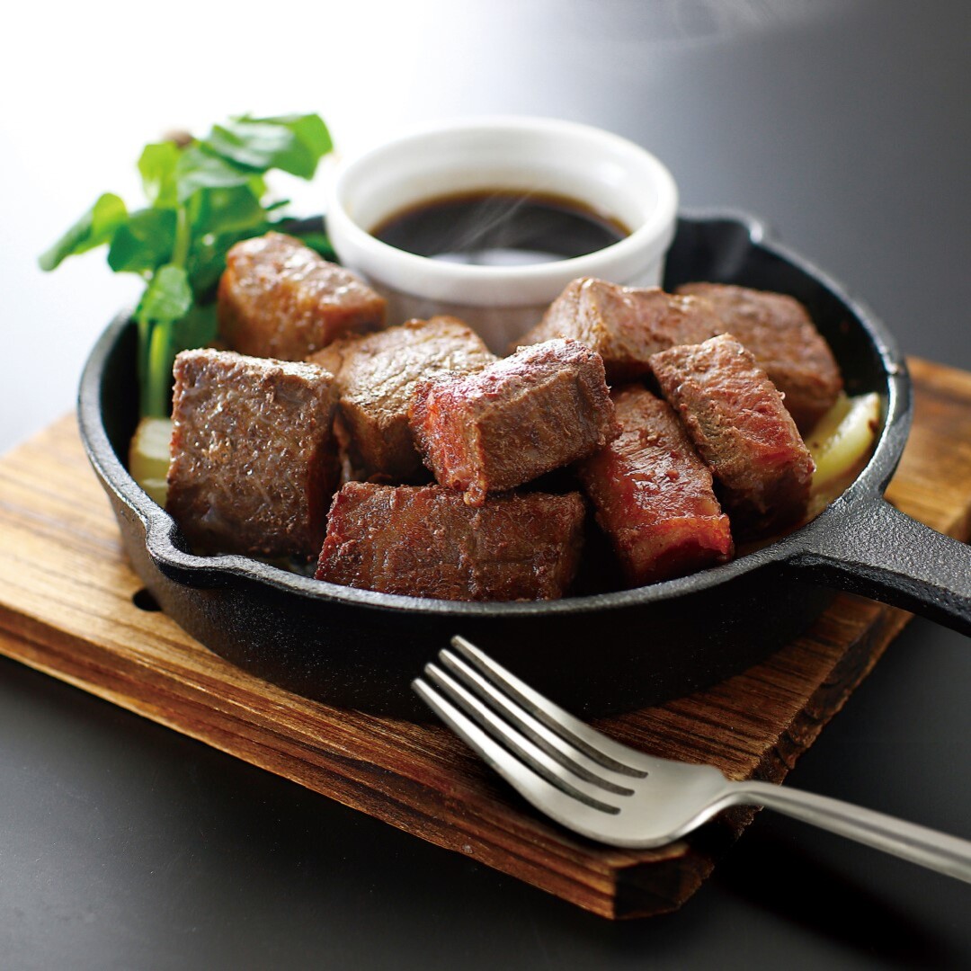 国産黒毛和牛 角切りステーキ もも肉・かた肉/計250g（ヒマラヤ岩塩付）冷凍